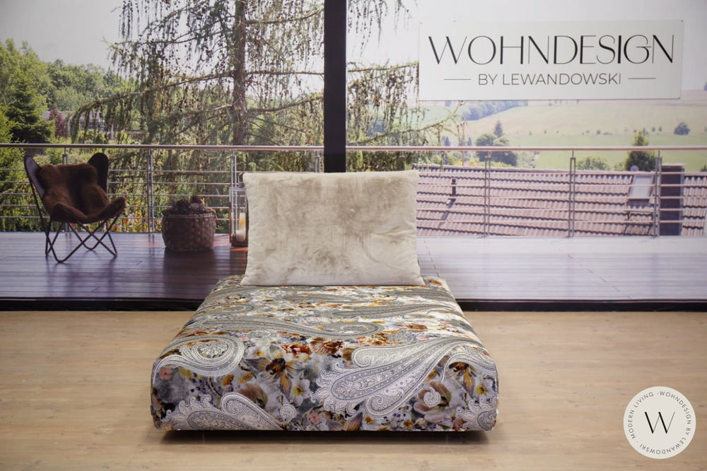 Modell Iwan Sofa in Stoff Paisley umbra Bullfrog