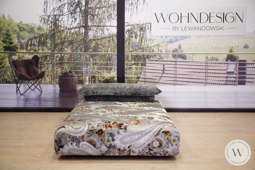 Modell Iwan Sofa in Stoff Paisley umbra Bullfrog