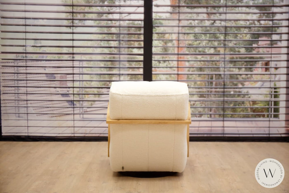 Modell Twister mit Hocker in Stoff Smart Lamb Bullfrog