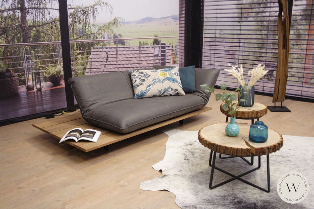 Sofa Modell Akito in Leder Oasis elefant Bullfrog