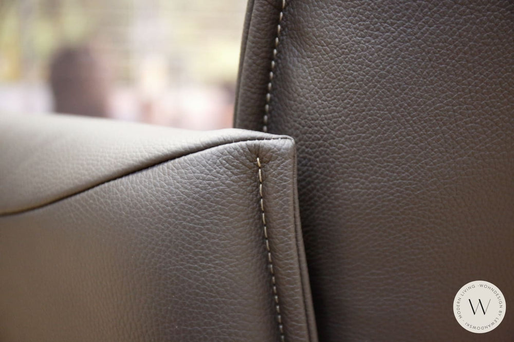 Sofagarnitur Modell Vineto in Leder B Bull carbone Koinor